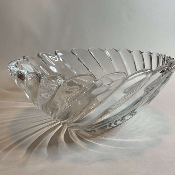 Radiance by Mikasa Crystal Glass 10” Hostess Bowl - Picture 2 of 4